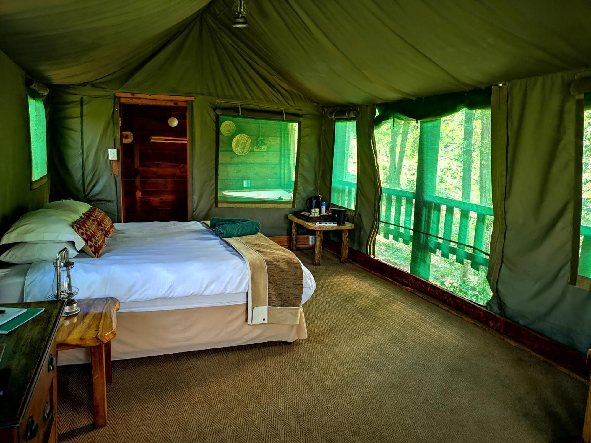 Fernhill Tented Treehouses Rheenendal Exteriér fotografie